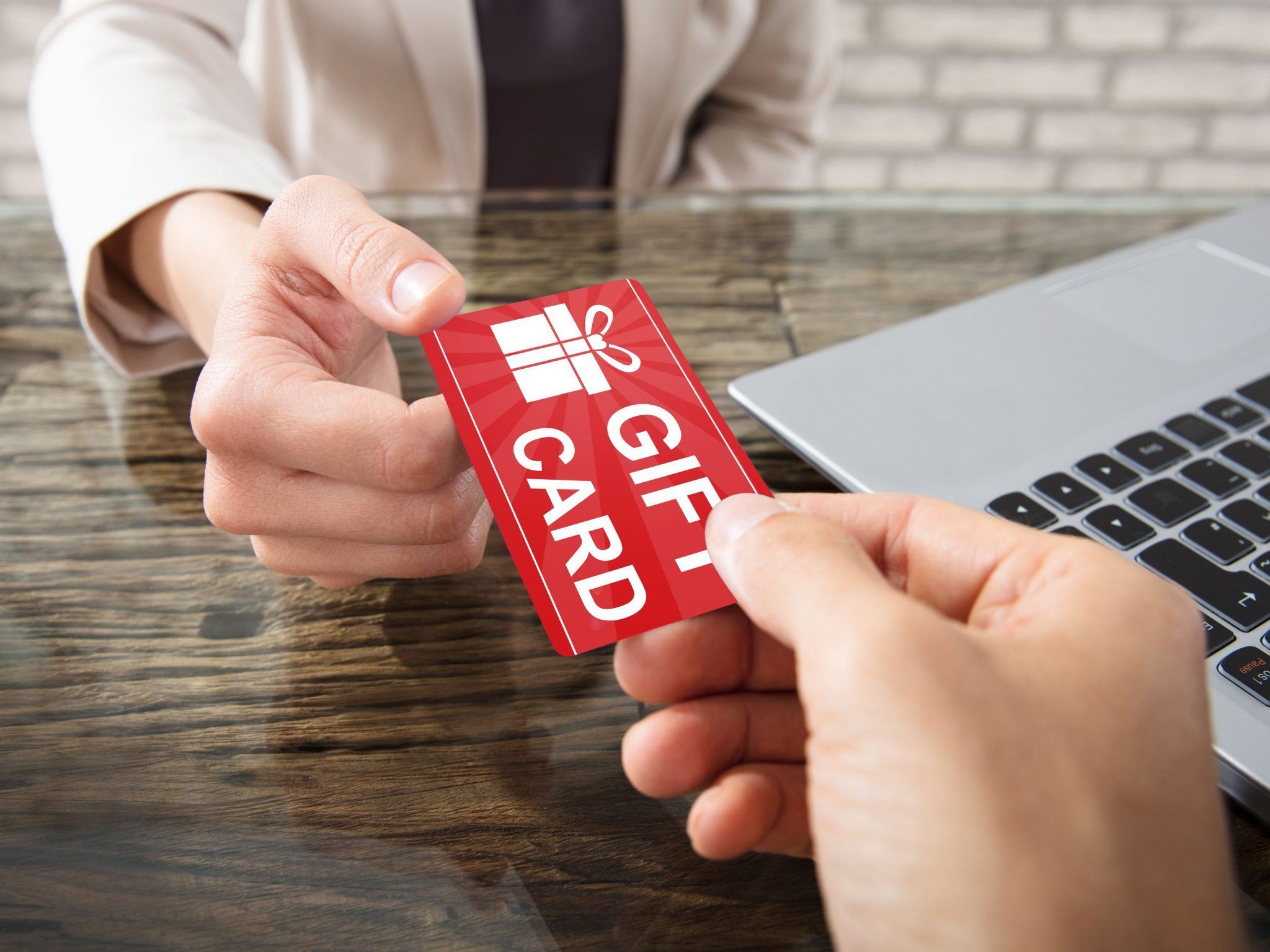 Are Gift Cards Taxable to Employees?